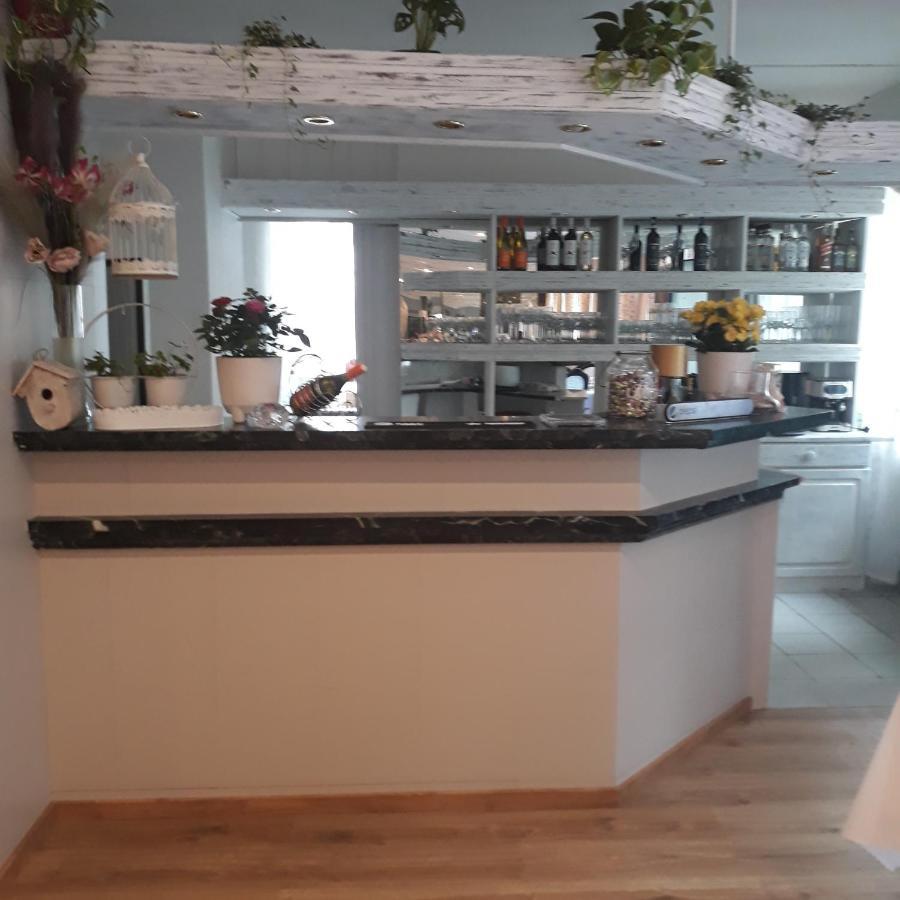 Hotel Iskra à Radom Extérieur photo
