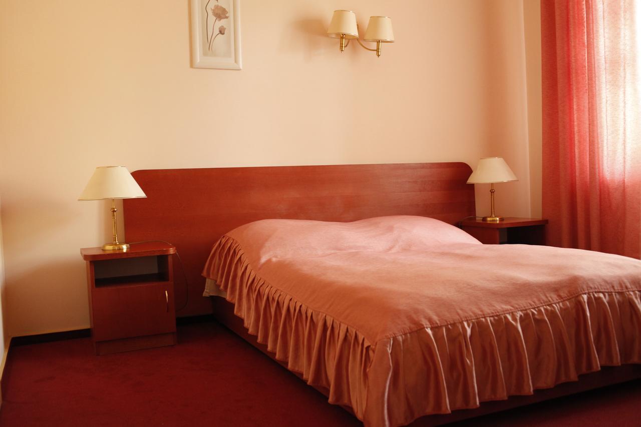Hotel Iskra à Radom Extérieur photo