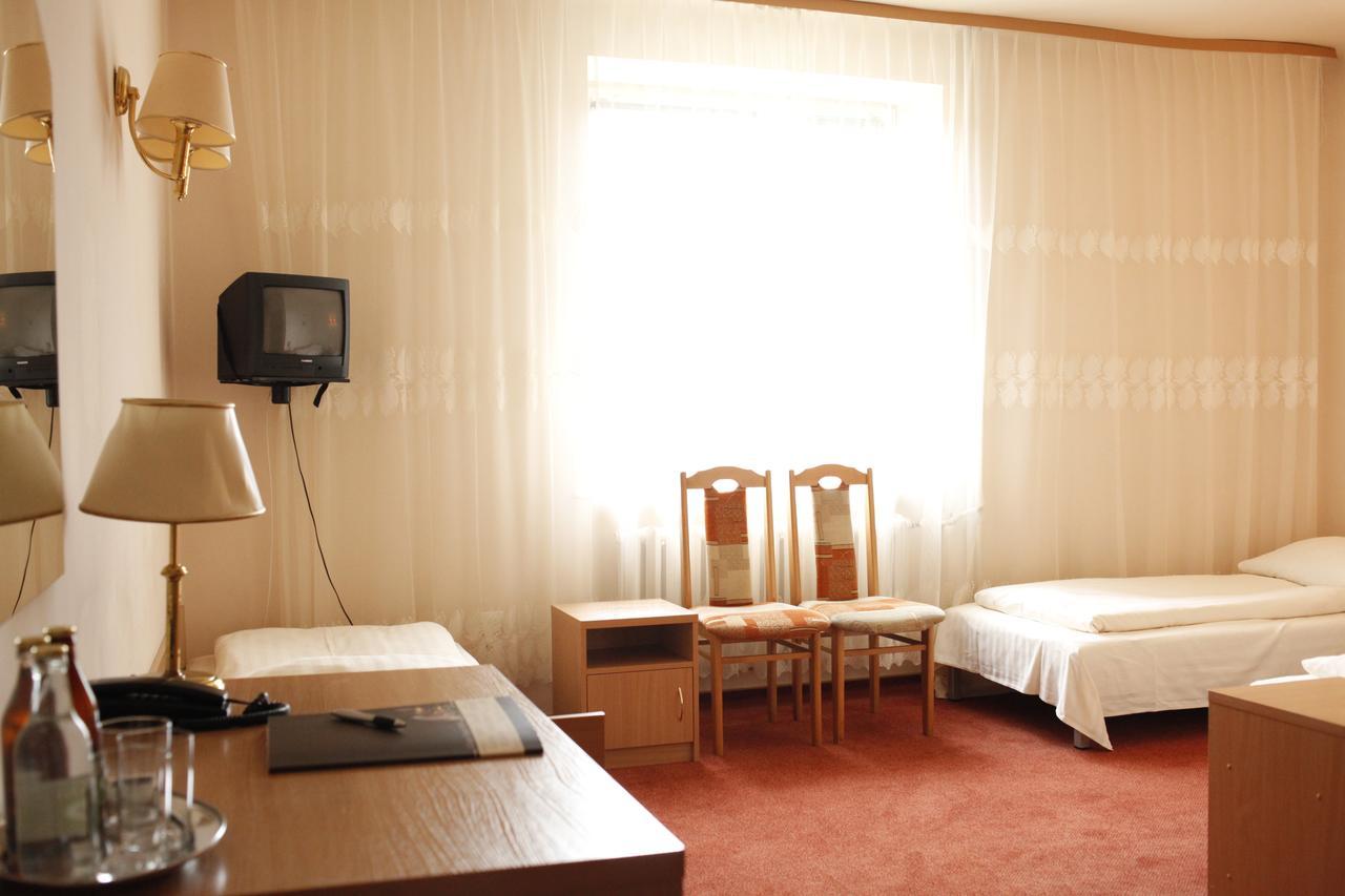 Hotel Iskra à Radom Extérieur photo