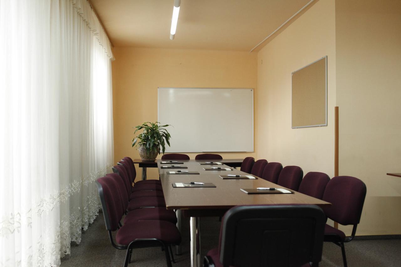 Hotel Iskra à Radom Extérieur photo