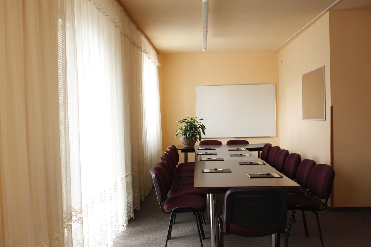 Hotel Iskra à Radom Extérieur photo