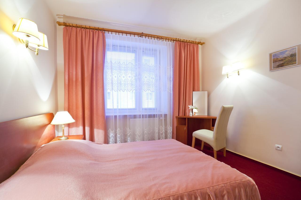 Hotel Iskra à Radom Chambre photo