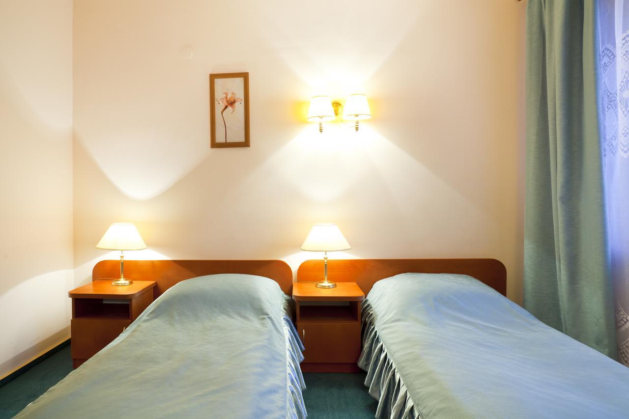 Hotel Iskra à Radom Chambre photo