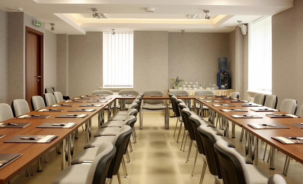Hotel Iskra à Radom Extérieur photo
