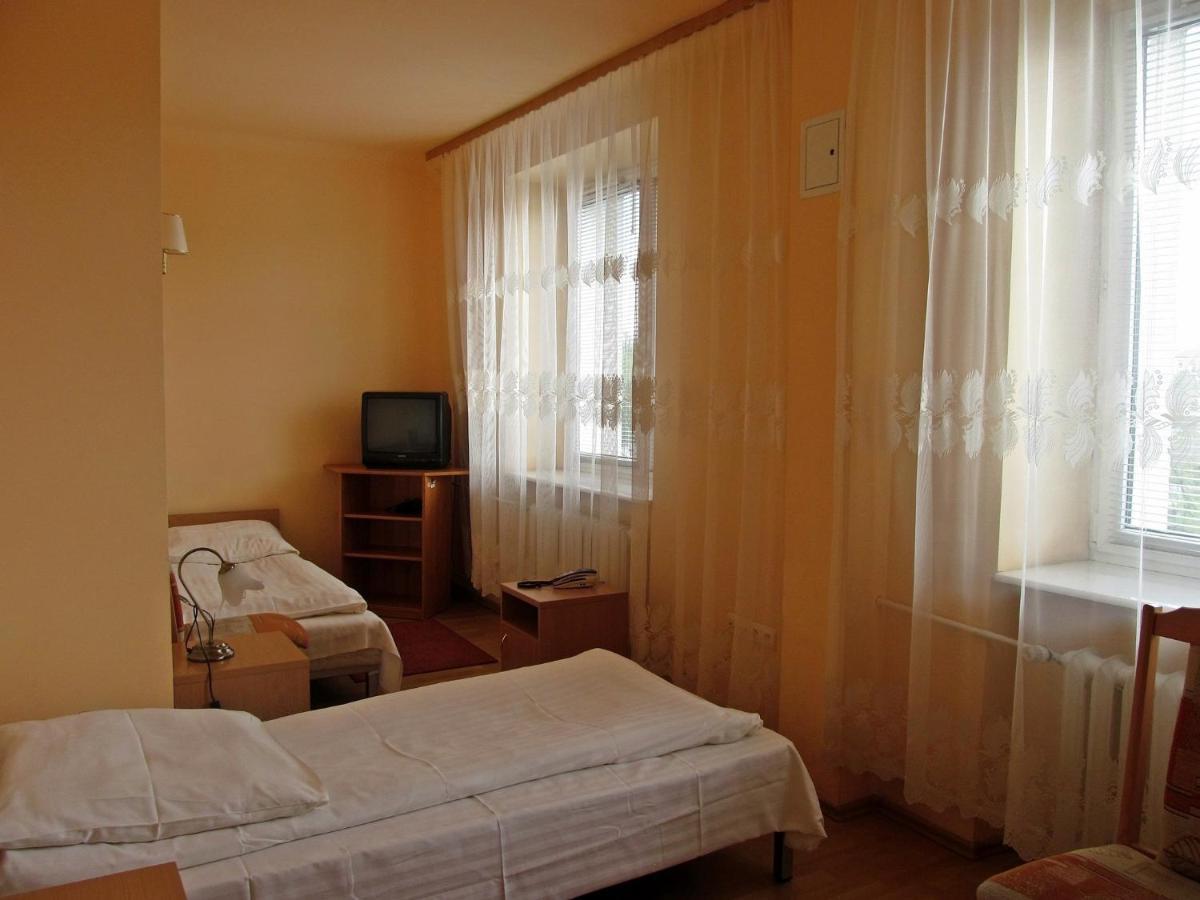 Hotel Iskra à Radom Chambre photo